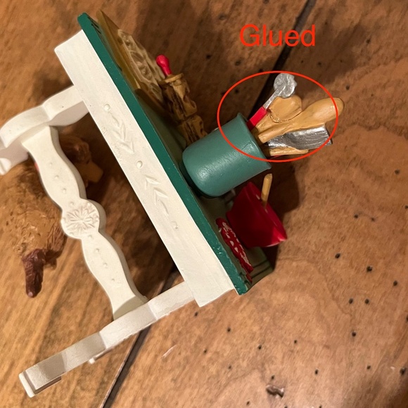 Hallmark Keepsake Mrs. Claus's Kitchen Table 2012 Limited Edition (REPAIRED) - Picture 13 of 14